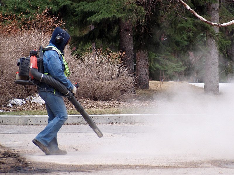 Stadium Cleanup Using Zero-Emission Debris Blowers